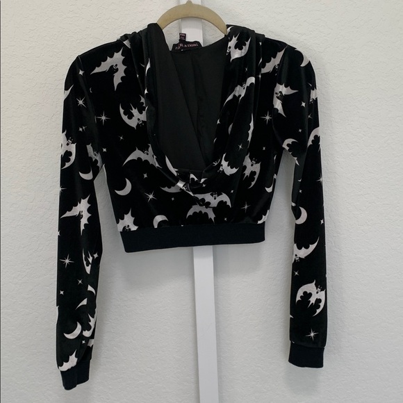 Trickz N Treatz Bat Graphics Goth Velvet Cropped Zip Up Sweatshirt Size XXS - Picture 5 of 7